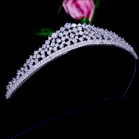 AAA CZ round cut bridal Tiara / Crown main image 9